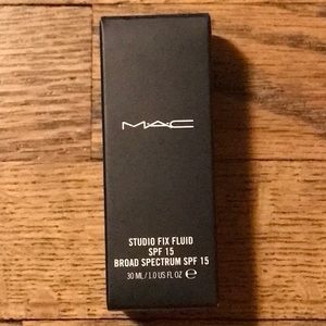MAC Studio Fix Fluid Foundation NC25